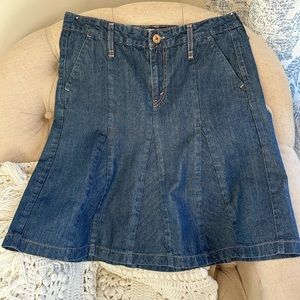 Y2K Levi’s denim panel skirt.  Woman’s size 8, 100% cotton.